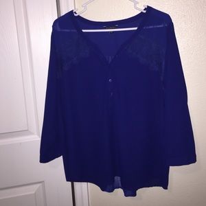 Quarter Button Top
